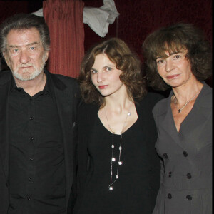 Eddy Mitchell, sa femme Muriel et Pamela, au théâtre pour la pièce Rendez-vous, à Paris, le 27 septembre 2010