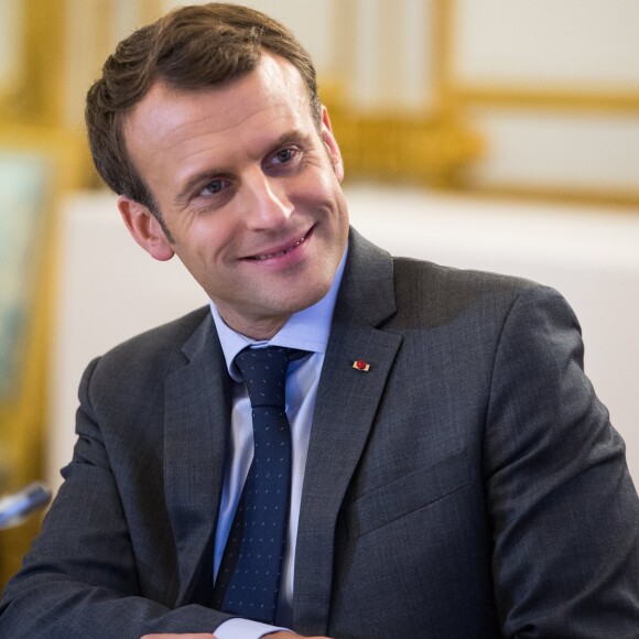 Le président Emmanuel Macron accueille les enfants de l'UNICEF pour la Journée internationale des droits de l'Enfant au palais de l'Elysée à Paris le 20 novembre 2017. © Eliot Blondet / Pool / Bestimage