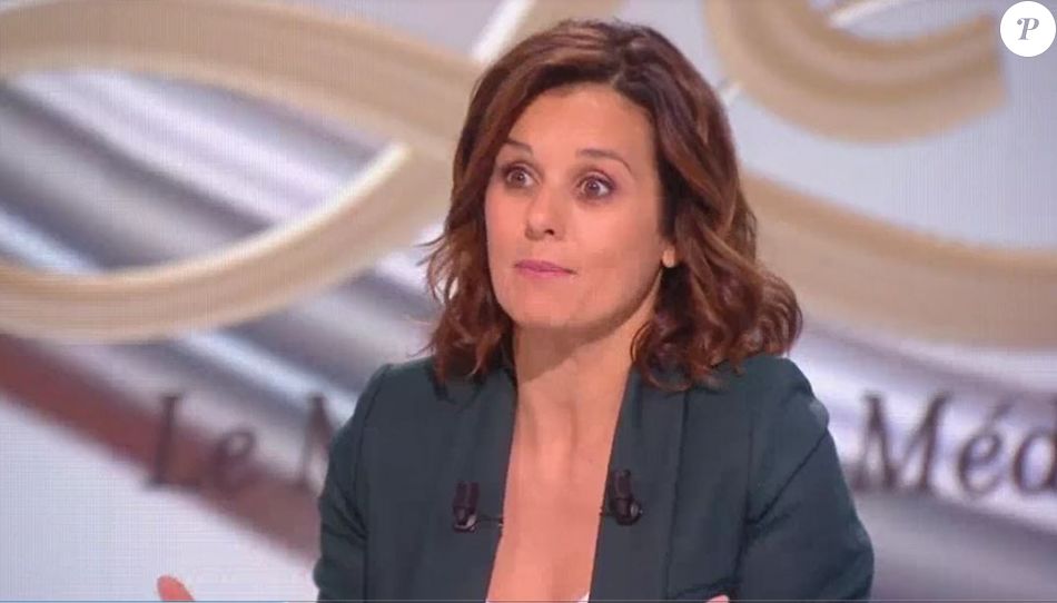 Faustine Bollaert épuisée moralement par les tournages de son émission - &quot;Le Tube&quot;, Canal+, samedi 25 novembre 2017