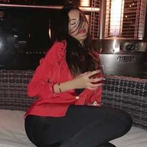 Nabilla Benattia sexy sur Instagram, 2017