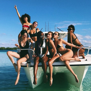 Kendall Jenner, Justine Skye, Hailey Baldwin, Bella Hadid et leurs amies aux Bahamas. Novembre 2017.