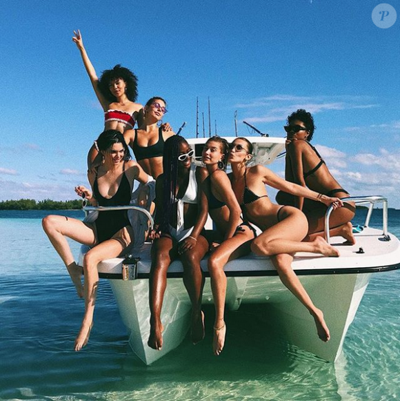 Kendall Jenner, Justine Skye, Hailey Baldwin, Bella Hadid et leurs amies aux Bahamas. Novembre 2017.