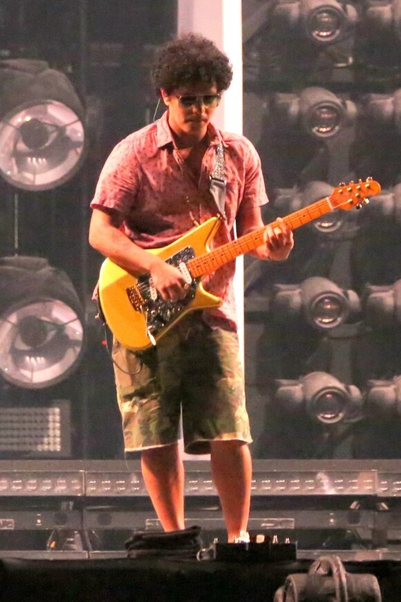 Bruno Mars lors des répétitions de son concert à Rio le 17 novembre 2017.