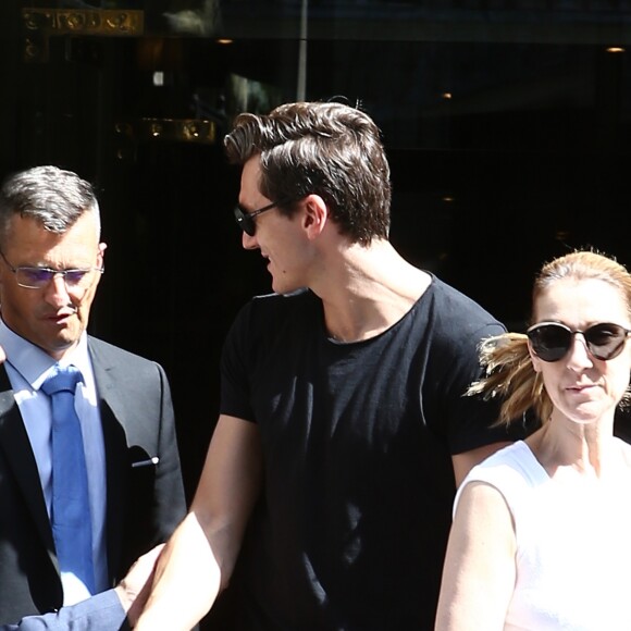 Exclusif - Céline Dion et son danseur Pepe Munoz sont allés déjeuner à l'hôtel Raphael, ils ont été invités par le nouveau directeur (ancien directeur de l'hôtel Royal Monceau). Ensuite Céline et Pepe sont allés faire du shopping chez Chanel et Tom Ford avant de revenir à l'hôtel Royal Monceau à Paris, France, le 7 août 2017.