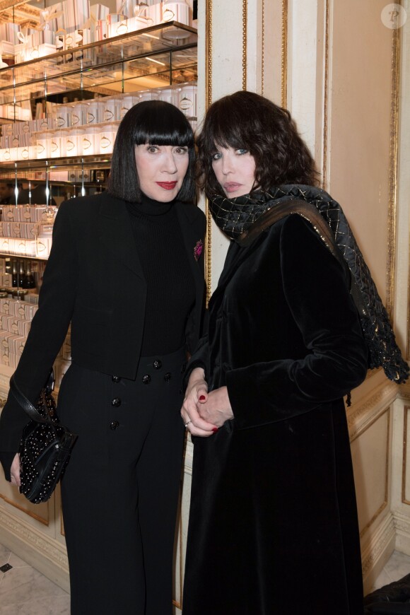 Exclusif - Chantal Thomass et Isabelle Adjani - Soirée d'inauguration du Café Pouchkine au 16, place de la Madeleine dans le 8ème arrondissement à Paris le 29 novembre 2017. © Julio Piatti/Bestimage