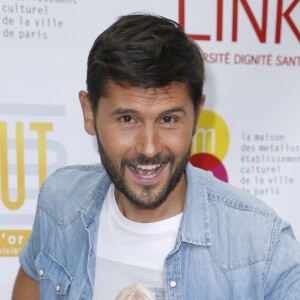 Christophe Beaugrand au photocall de la 1ère cérémonie des "Out d'Or", le premier gala de la visibilité LGBT, à la Maison des Métallos à Paris, le 29 juin 2017. Le gala, organisé à Paris par l'Association des journalistes lesbiennes, gays, bis et trans (AJL) célèbre la visibilité des LGBT dans la sphère médiatique et publique. Parmi les lauréats, le journal russe Novaïa Gazeta qui avait révélé en avril la persécution dont sont victimes les homosexuels en Tchétchénie. L'Out d'Or de "la presse étrangère" a été attribué à Novaïa Gazeta, l'Out d'Or de "la rédaction engagée" au journal l'Union-L'Ardennais pour la publication, le 23 novembre 2016 de son mur de la honte affichant les commentaires homophobes reçus sur son site après un article consacré à une campagne d'affichage contre le VIH mettant en scène des couples d'hommes. L'Out d'Or de "l'enquête-reportage" a été attribué au journaliste Blaise Gauquelin pour son article "La double peine des migrants homosexuels", paru le 11 octobre 2016 dans la quotidien Le Monde. L'entreprise "Système U" a été récompensée pour sa campagne de publicité contre les stéréotypes sexistes des catalogues de jouets. © Giancarlo Gorassini/Bestimage29/06/2017 - Paris