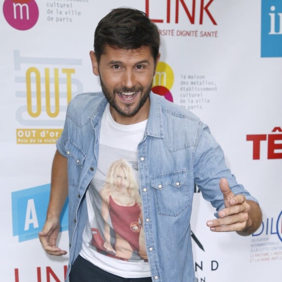 Christophe Beaugrand au photocall de la 1ère cérémonie des "Out d'Or", le premier gala de la visibilité LGBT, à la Maison des Métallos à Paris, le 29 juin 2017. Le gala, organisé à Paris par l'Association des journalistes lesbiennes, gays, bis et trans (AJL) célèbre la visibilité des LGBT dans la sphère médiatique et publique. Parmi les lauréats, le journal russe Novaïa Gazeta qui avait révélé en avril la persécution dont sont victimes les homosexuels en Tchétchénie. L'Out d'Or de "la presse étrangère" a été attribué à Novaïa Gazeta, l'Out d'Or de "la rédaction engagée" au journal l'Union-L'Ardennais pour la publication, le 23 novembre 2016 de son mur de la honte affichant les commentaires homophobes reçus sur son site après un article consacré à une campagne d'affichage contre le VIH mettant en scène des couples d'hommes. L'Out d'Or de "l'enquête-reportage" a été attribué au journaliste Blaise Gauquelin pour son article "La double peine des migrants homosexuels", paru le 11 octobre 2016 dans la quotidien Le Monde. L'entreprise "Système U" a été récompensée pour sa campagne de publicité contre les stéréotypes sexistes des catalogues de jouets. © Giancarlo Gorassini/Bestimage29/06/2017 - Paris