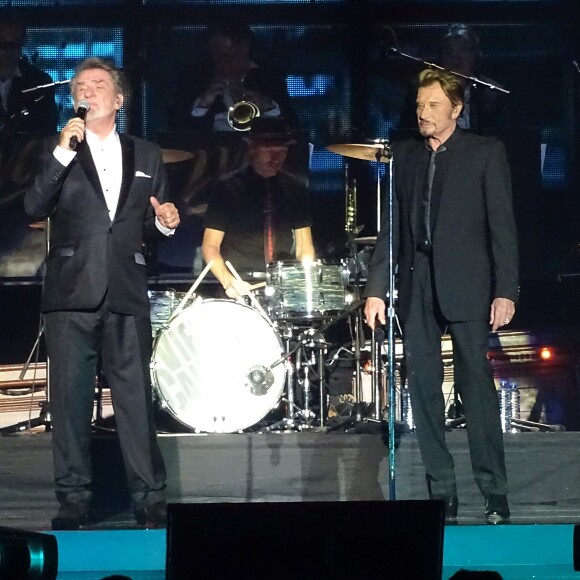 Eddy Mitchell et Johnny Hallyday - Premier concert "Les Vieilles Canailles" au POPB de Paris-Bercy à Paris, du 5 au 10 novembre 2014.