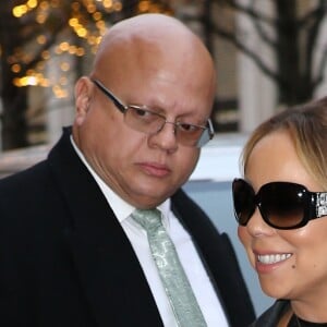 Mariah Carey et son petit ami Bryan Tanaka arrivent à l'hôtel Plaza Athénée à Paris le 6 décembre 2017.