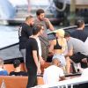 Sofia Richie, Scott Disick, Younes Bendjima et Jonathan Cheban en bateau à Miami. Le 7 décembre 2017.