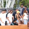Sofia Richie, Scott Disick, Younes Bendjima et Jonathan Cheban en bateau à Miami. Le 7 décembre 2017.