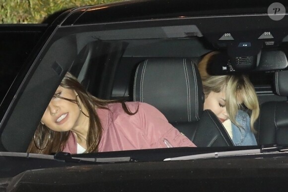 Exclusif - Selena Gomez est allée voir sa petite soeur danser avec son amie Francia Raisa à Los Angeles, le 9 décembre 2017 