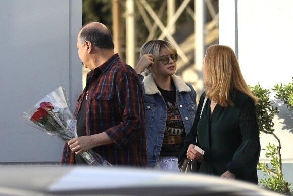 Exclusif - Selena Gomez est allée voir sa petite soeur danser avec son amie Francia Raisa à Los Angeles, le 9 décembre 2017 
