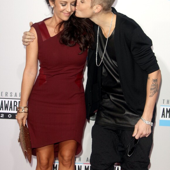 Justin Bieber et sa mère Pattie Mallette aux American Music Awards à Los Angeles le 18 novembre 2012