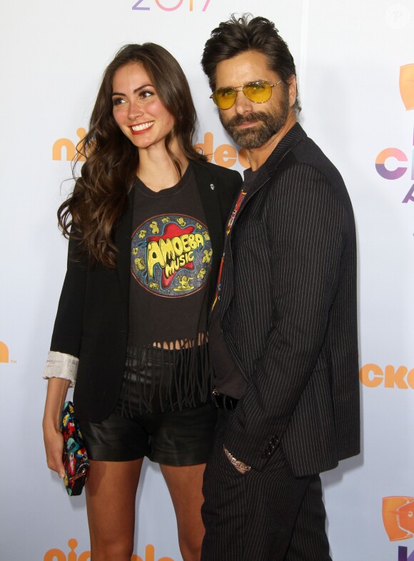 John Stamos et sa compagne Caitlin McHugh - Soirée des "Nickelodeon's 2017 Kids' Choice Awards" à Los Angeles le 11 mars 2017.