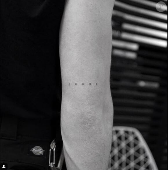 Brooklyn Beckham dévoile un nouveau tatouage sur le bras, l'année de naissance de ses frères Romeo et Cruz et de sa soeur Harper, sur Instagram le 131 décembre 2017.
