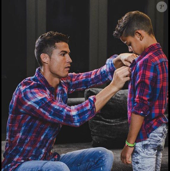 Cristiano Ronaldo, campagne publicitaire avec son fils Cristiano Jr. Instagram le 23 novembre 2017.