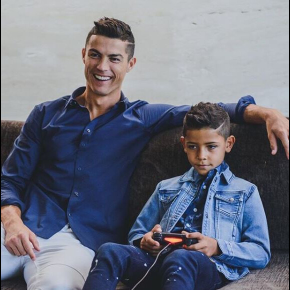 Cristiano Ronaldo, campagne publicitaire avec son fils Cristiano Jr. Instagram le 10 décembre 2017.