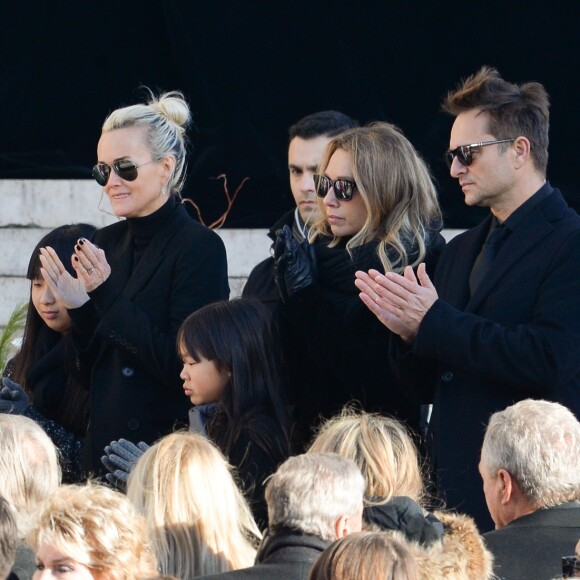 Brigitte Macron, David Hallyday, Laura Smet, Laeticia Hallyday, ses filles Jade et Joy devant l'église de la Madeleine pour les obsèques de Johnny Hallyday à Paris, France, le 9 décembre 2017. © Veeren/Bestimage