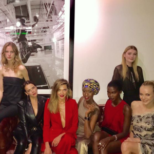 Pauline Ducruet entourée de mannequins lors d'un gala de charité à New York, photo Instagram novembre 2017.