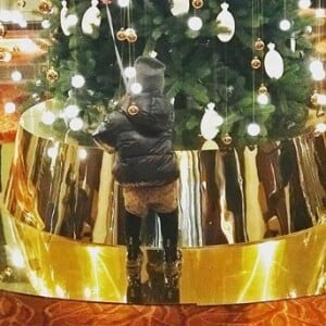 Amel Bent partage une photo de sa fille Sofia sur Instagram le 17 décembre 2017.