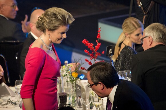 La reine Mathilde de Belgique le 8 décembre 2017 à Düsseldorf le Prix national allemand du développement durable.