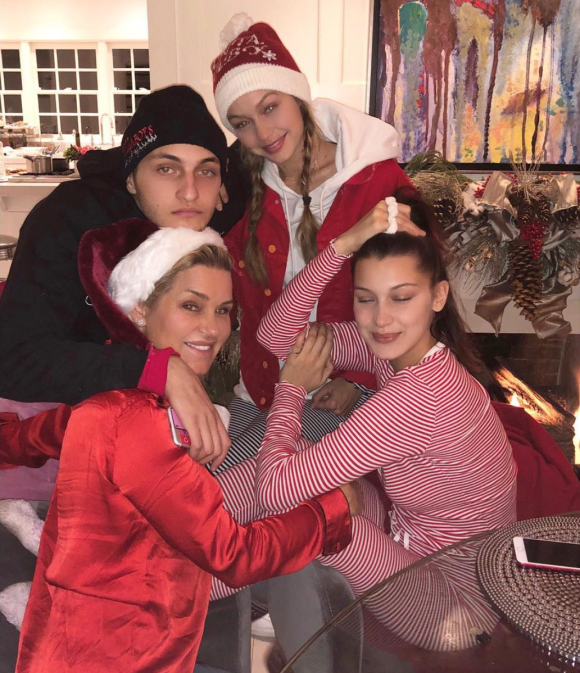 Gigi Hadid et Zayn Malik fêtent Noël. Décembre 2017.