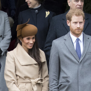 Meghan Markle avec le prince Harry et la famille royale britannique le 25 décembre 2017 lors de la messe de Noël à Sandringham dans le Norfolk.