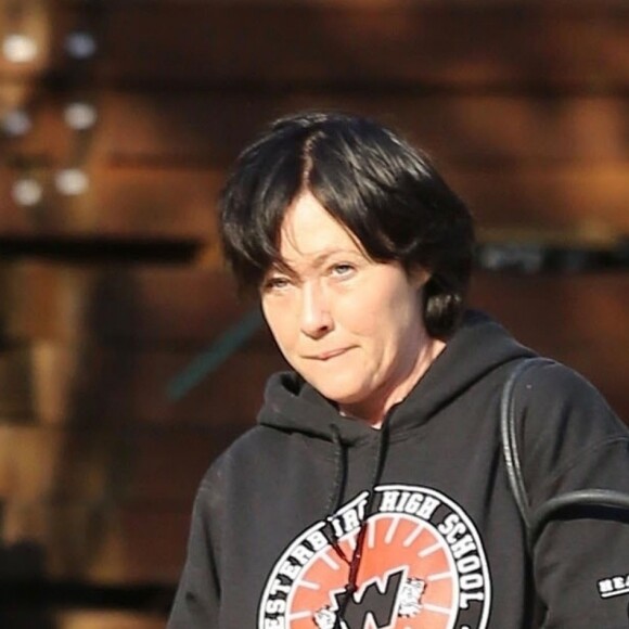 Exclusif - Prix spécial - Shannen Doherty sans maquillage et l'air fatigué dans les rues de Malibu, le 5 décembre 2017