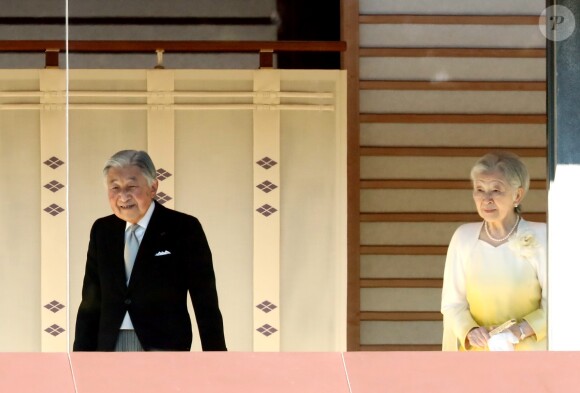 L'empereur Akihito et l'impératrice Michiko du Japon lors de la cérémonie des voeux de l'empereur du Japon depuis le palais impérial à Tokyo le 2 janvier 2018. 02/01/2018 - Tokyo