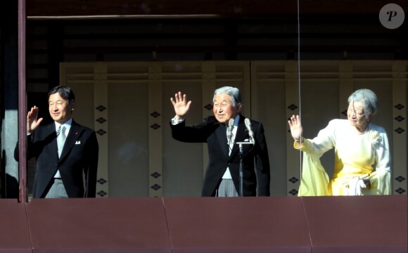 Le prince Nahurito, l'empereur Akihito et l'impératrice Michiko du Japon lors de la cérémonie des voeux de l'empereur du Japon depuis le palais impérial à Tokyo le 2 janvier 2018. 02/01/2018 - Tokyo
