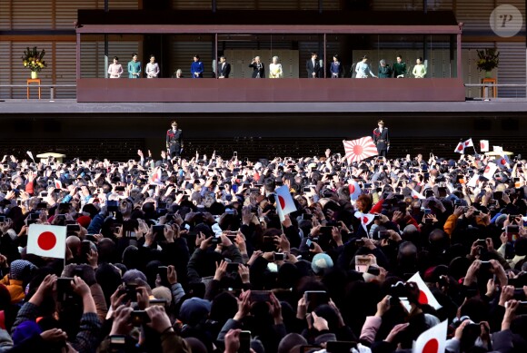 L'empereur Akihito et l'impératrice Michiko entourés de la famille impériale du Japon lors de la cérémonie des voeux de l'empereur du Japon depuis le palais impérial à Tokyo le 2 janvier 2018. 02/01/2018 - Tokyo