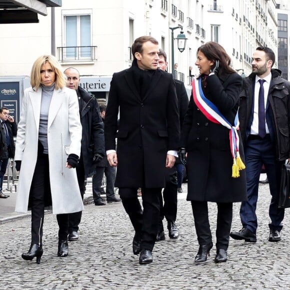 Emmanuel Macron et sa femme Brigitte Macron, Anne Hidalgo (Maire de Paris) - Hommage aux victimes de l'attentat de l'Hyper Cacher de la porte de Vincennes à Paris le 7 janvier 2018. La prise d'otages du magasin Hyper Cacher de la porte de Vincennes à Paris est une attaque terroriste islamiste et antisémite, perpétrée le 9 janvier 2015 qui avait fait 5 morts en tout (trois clients, un employé, le terroriste). © Stéphane Lemouton/Bestimage