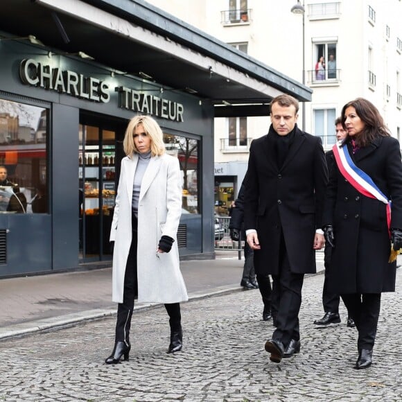 Emmanuel Macron et sa femme Brigitte Macron, Anne Hidalgo (Maire de Paris) - Hommage aux victimes de l'attentat de l'Hyper Cacher de la porte de Vincennes à Paris le 7 janvier 2018. La prise d'otages du magasin Hyper Cacher de la porte de Vincennes à Paris est une attaque terroriste islamiste et antisémite, perpétrée le 9 janvier 2015 qui avait fait 5 morts en tout (trois clients, un employé, le terroriste). © Stéphane Lemouton/Bestimage