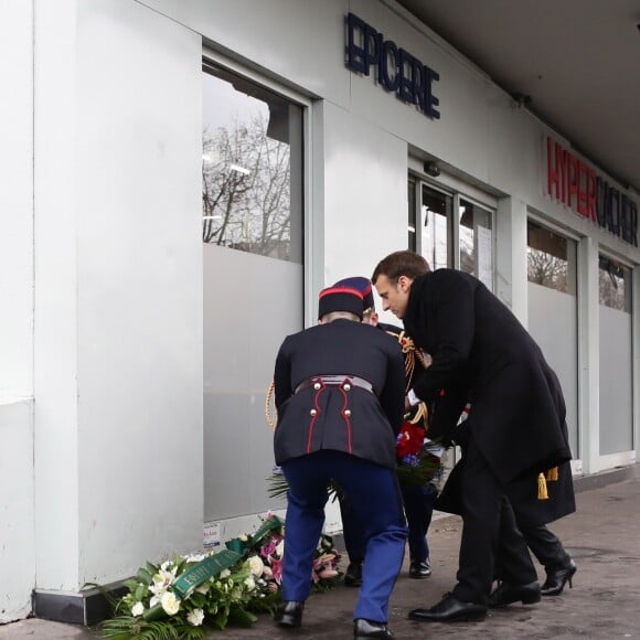 Emmanuel Macron - Hommage aux victimes de l'attentat de l'Hyper Cacher de la porte de Vincennes à Paris le 7 janvier 2018. La prise d'otages du magasin Hyper Cacher de la porte de Vincennes à Paris est une attaque terroriste islamiste et antisémite, perpétrée le 9 janvier 2015 qui avait fait 5 morts en tout (trois clients, un employé, le terroriste). © Stéphane Lemouton/Bestimage