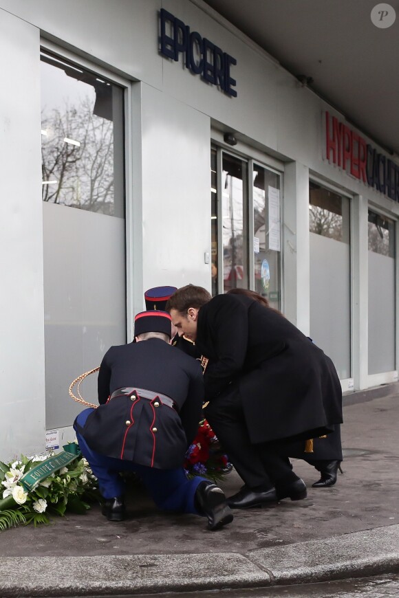 Emmanuel Macron - Hommage aux victimes de l'attentat de l'Hyper Cacher de la porte de Vincennes à Paris le 7 janvier 2018. La prise d'otages du magasin Hyper Cacher de la porte de Vincennes à Paris est une attaque terroriste islamiste et antisémite, perpétrée le 9 janvier 2015 qui avait fait 5 morts en tout (trois clients, un employé, le terroriste). © Stéphane Lemouton/Bestimage