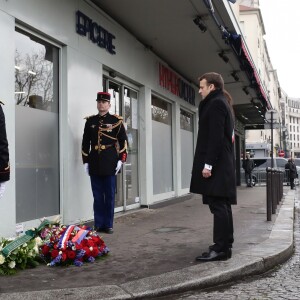 Emmanuel Macron et Anne Hidalgo (Maire de Paris) - Hommage aux victimes de l'attentat de l'Hyper Cacher de la porte de Vincennes à Paris le 7 janvier 2018. La prise d'otages du magasin Hyper Cacher de la porte de Vincennes à Paris est une attaque terroriste islamiste et antisémite, perpétrée le 9 janvier 2015 qui avait fait 5 morts en tout (trois clients, un employé, le terroriste). © Stéphane Lemouton/Bestimage