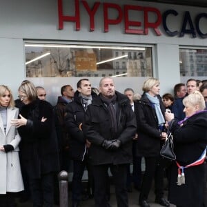 Gérard Collomb (ministre de l'intérieur), Benjamin Griveaux, Brigitte Macron, Françoise Nyssen - Hommage aux victimes de l'attentat de l'Hyper Cacher de la porte de Vincennes à Paris le 7 janvier 2018. La prise d'otages du magasin Hyper Cacher de la porte de Vincennes à Paris est une attaque terroriste islamiste et antisémite, perpétrée le 9 janvier 2015 qui avait fait 5 morts en tout (trois clients, un employé, le terroriste). © Stéphane Lemouton/Bestimage