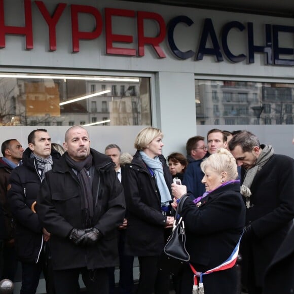 Gérard Collomb (ministre de l'intérieur), Benjamin Griveaux, Brigitte Macron, Françoise Nyssen - Hommage aux victimes de l'attentat de l'Hyper Cacher de la porte de Vincennes à Paris le 7 janvier 2018. La prise d'otages du magasin Hyper Cacher de la porte de Vincennes à Paris est une attaque terroriste islamiste et antisémite, perpétrée le 9 janvier 2015 qui avait fait 5 morts en tout (trois clients, un employé, le terroriste). © Stéphane Lemouton/Bestimage