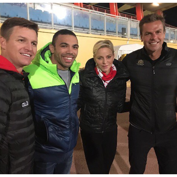 La princesse Charlene de Monaco avec son frère Gareth Wittstock, Bryan Habana et Ryk Neethling, photo parue sur son compte Instagram le 23 novembre 2017 en soutien à l'équipe de rugby de Monaco.