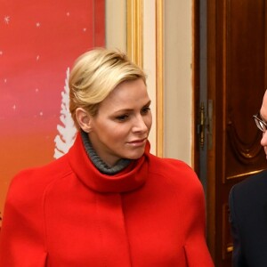 La princesse Charlene et le prince Albert II de Monaco lors de l'arbre de Noël du Palais Princier à Monaco le 20 décembre 2017. © Bruno Bebert / Bestimage