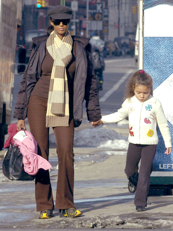 Iman Bowie et sa fille Alexandria à New York. Février 2006.