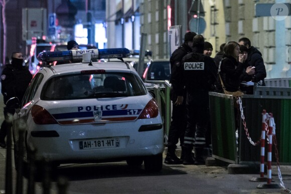 La police à l'extérieur du Ritz après un vol à main armée, Paris, le 10 janvier 2018.