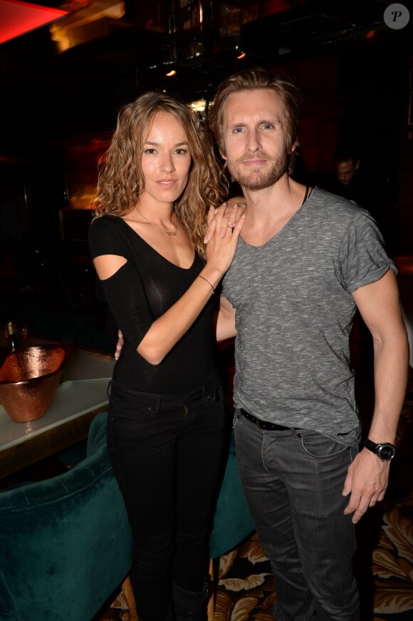 Exclusif - Philippe Lacheau et sa compagne Élodie Fontan fêtent les 3 millions d'entrées pour le film "Alibi.com" entouré des acteurs du film au restaurant la Gioia à Paris le 15 mars 2017 © Rachid Bellak / Bestimage