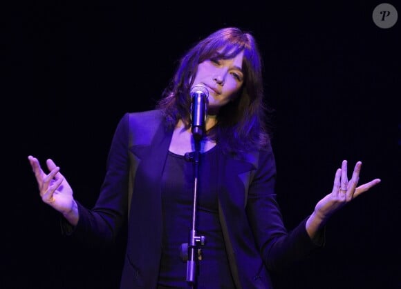 Carla Bruni en concert à Madrid le 10 janvier 2018.