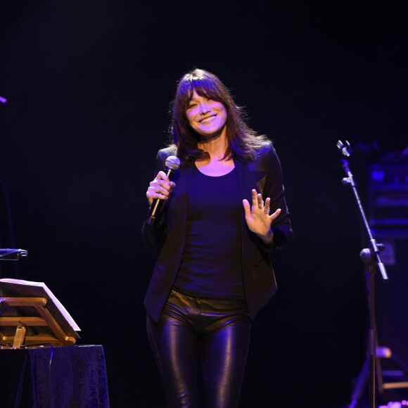 Carla Bruni en concert à Madrid le 10 janvier 2018.