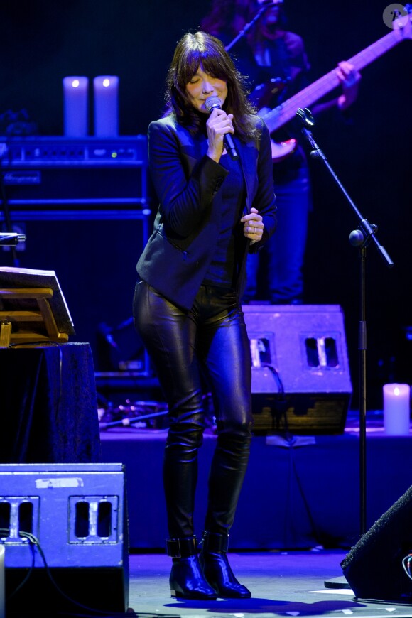 Carla Bruni en concert à Madrid le 10 janvier 2018.