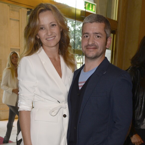 Le chanteur Grégoire et sa femme Eléonore de Galard au concert de Patrick Bruel qui chante Barbara au Théâtre du Châtelet à Paris le 6 juin 2016. © Coadic Guirec / Bestimage