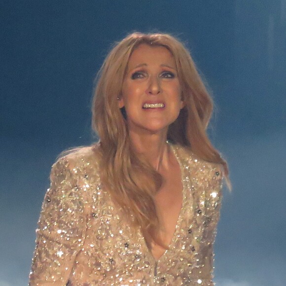 Semi-exclusif - Un peu plus d'un mois après le décès de son mari René Angélil, Céline Dion est remontée sur scène au Caesars Palace à Las Vegas le 23 février 2016.