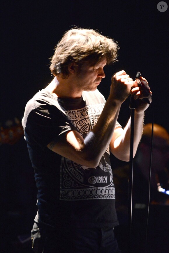 Bertrand Cantat sur scène pour un hommage à Alain Bashung, à Paris les 29 et 30 mars 2013.